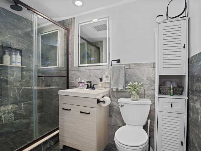 5 Hundley Court LL, Stamford, CT 06902