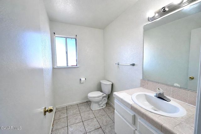 37711 San Ysidro Way, Palmdale, CA 93550