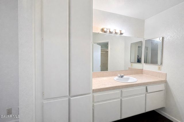 37711 San Ysidro Way, Palmdale, CA 93550