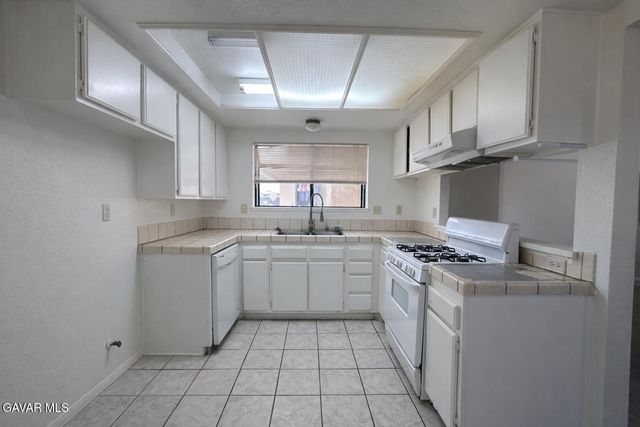 37711 San Ysidro Way, Palmdale, CA 93550