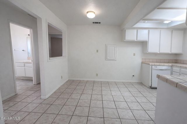 37711 San Ysidro Way, Palmdale, CA 93550