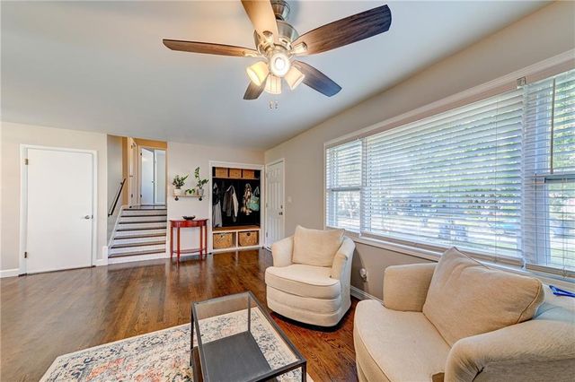 801 W 86th Terrace, Kansas City, MO 64114