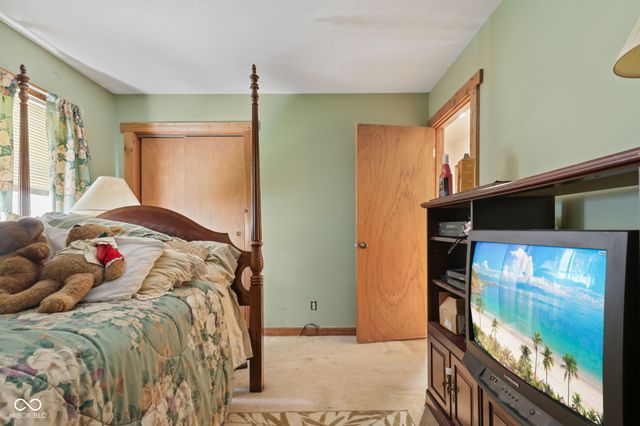4226 Somerset Lake Road, Nashville, IN 47448