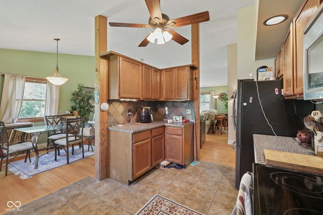 4226 Somerset Lake Road, Nashville, IN 47448