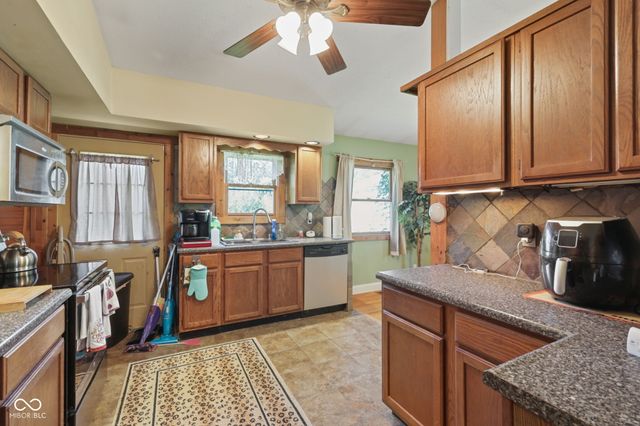 4226 Somerset Lake Road, Nashville, IN 47448