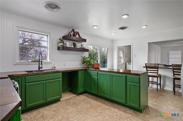 2010 S 49th Street, Temple, TX 76504