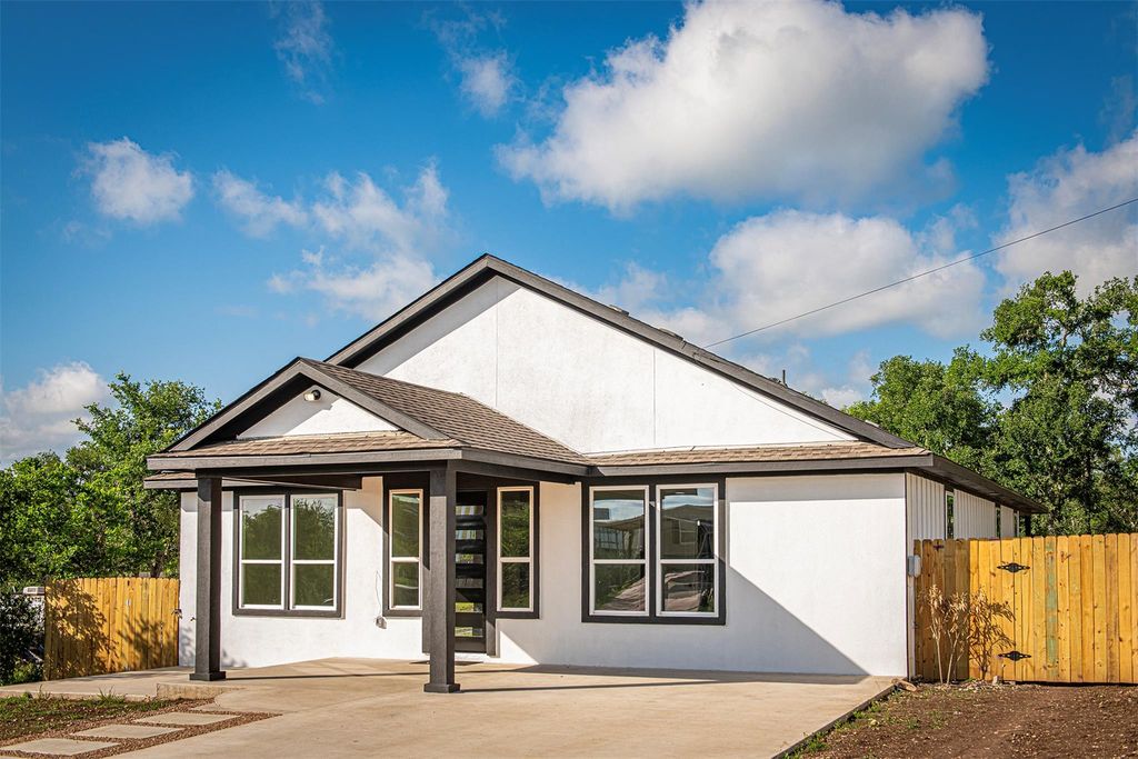 106 Passion Vine RD, Dale, TX 78616