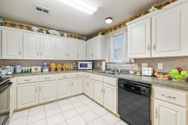 22 Willard Street, Ward, AR 72176