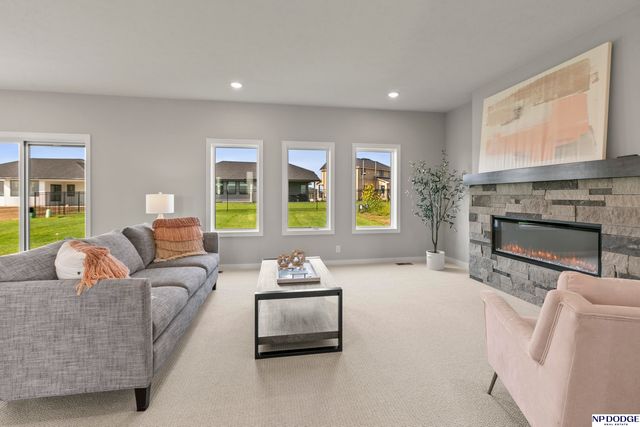 5508 N 195 Street, Elkhorn, NE 68022