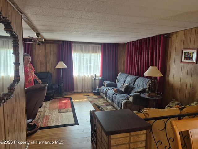 14315 Edgeknoll Street, Brooksville, FL 34613