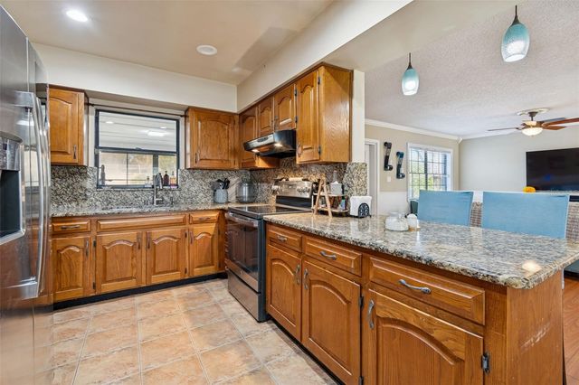 7810 N CAMERON AVENUE, Tampa, FL 33614