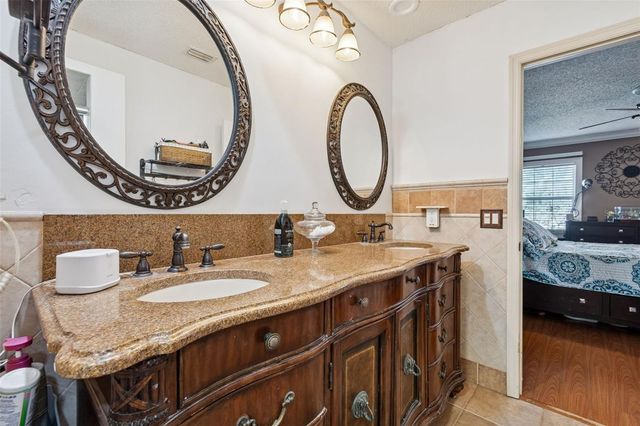 7810 N CAMERON AVENUE, Tampa, FL 33614