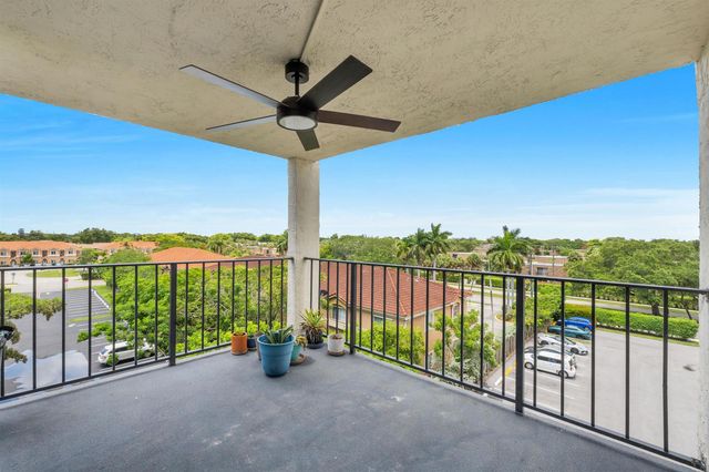 6190 Woodlands Boulevard 513, Tamarac, FL 33319