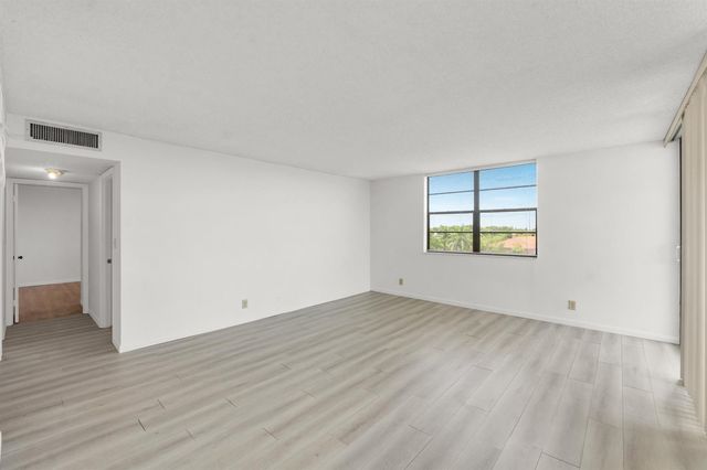 6190 Woodlands Boulevard 513, Tamarac, FL 33319