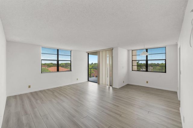 6190 Woodlands Boulevard 513, Tamarac, FL 33319