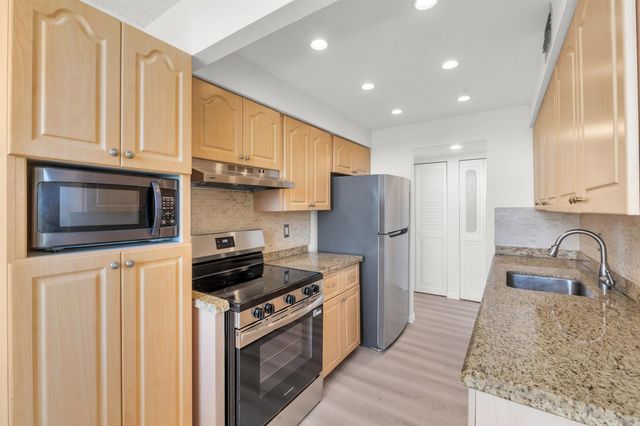 6190 Woodlands Boulevard 513, Tamarac, FL 33319