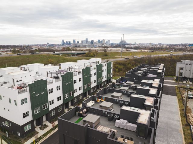 1402 Napoleon St, Nashville, TN 37207