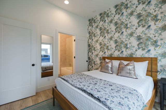 1402 Napoleon St, Nashville, TN 37207