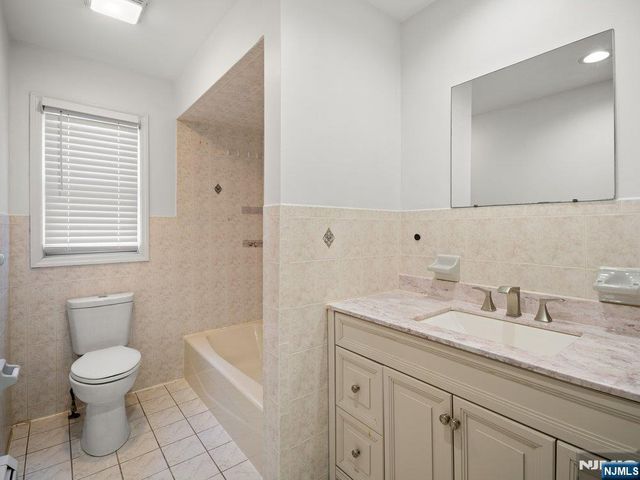 132 Clinton Place, East Rutherford, NJ 07073