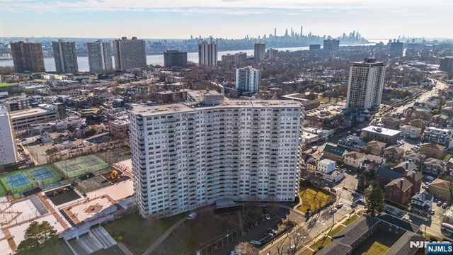 2000 Linwood Avenue 14K, Fort Lee, NJ 07024