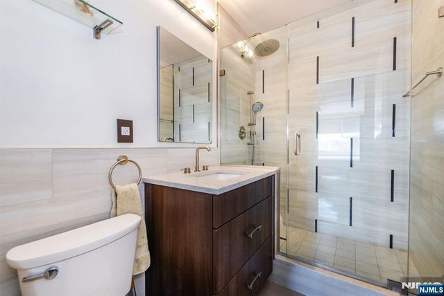 2000 Linwood Avenue 14K, Fort Lee, NJ 07024