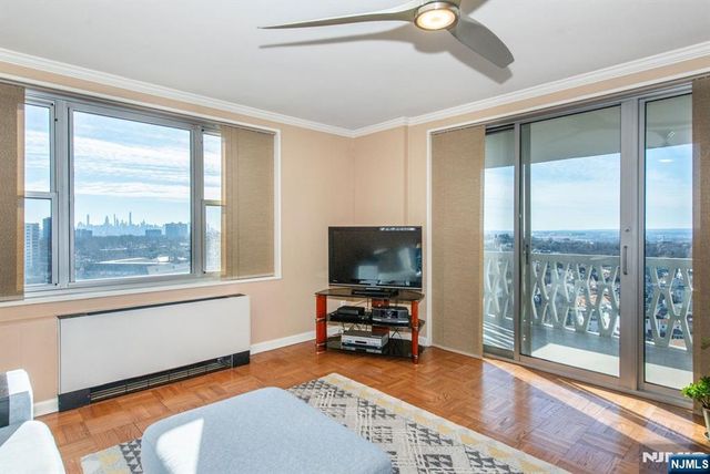 2000 Linwood Avenue 14K, Fort Lee, NJ 07024