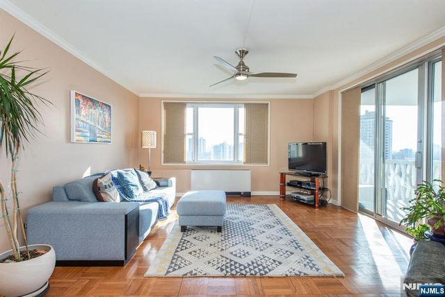 2000 Linwood Avenue 14K, Fort Lee, NJ 07024