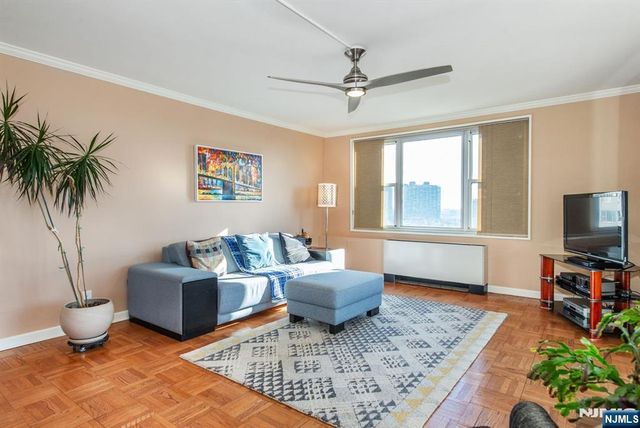 2000 Linwood Avenue 14K, Fort Lee, NJ 07024