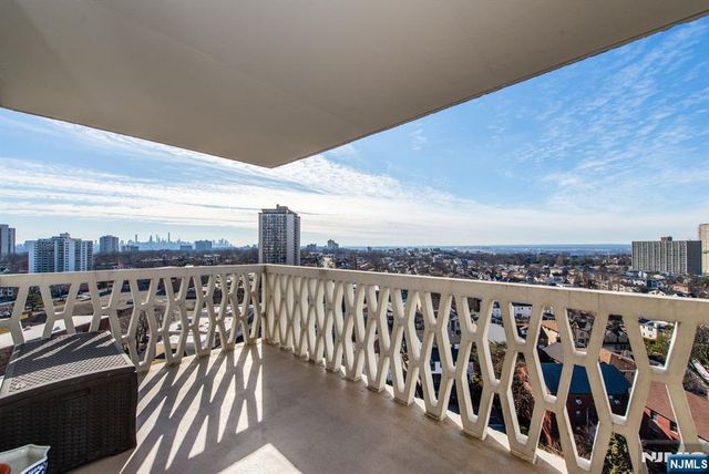 2000 Linwood Avenue 14K, Fort Lee, NJ 07024