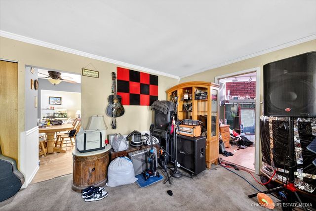 135 Springleaf Drive, Bolingbrook, IL 60440