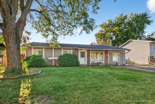 135 Springleaf Drive, Bolingbrook, IL 60440