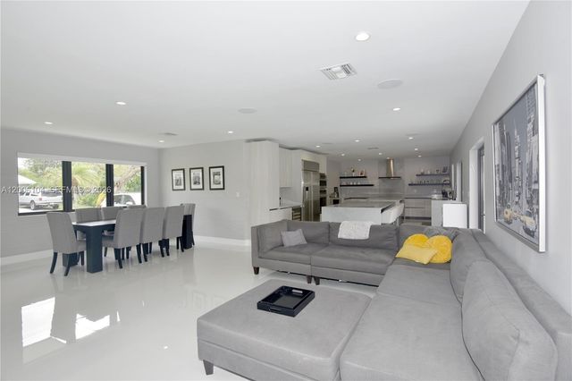 9281 SW 166th Ter, Palmetto Bay, FL 33157