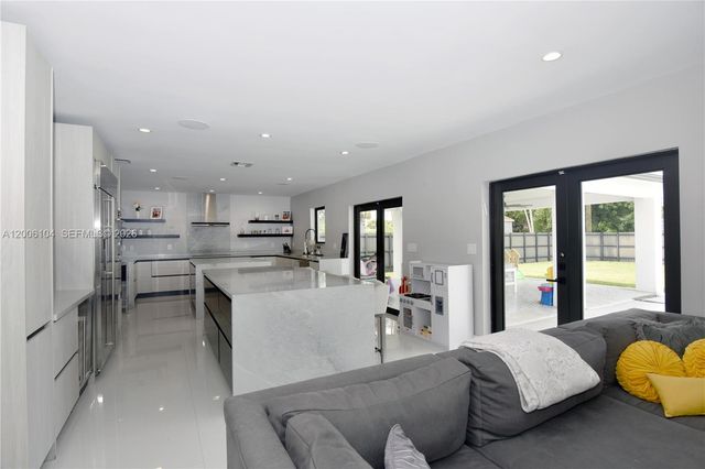 9281 SW 166th Ter, Palmetto Bay, FL 33157