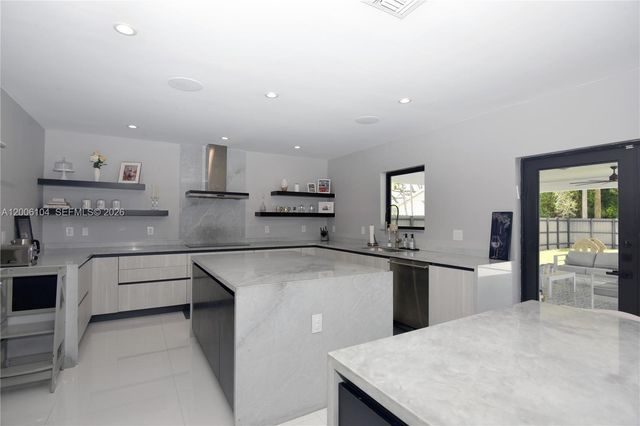 9281 SW 166th Ter, Palmetto Bay, FL 33157