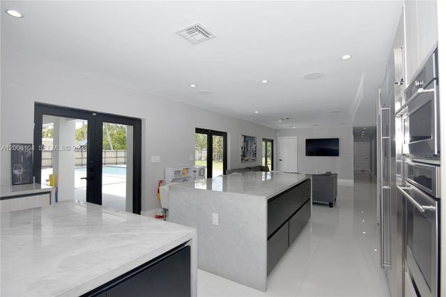 9281 SW 166th Ter, Palmetto Bay, FL 33157