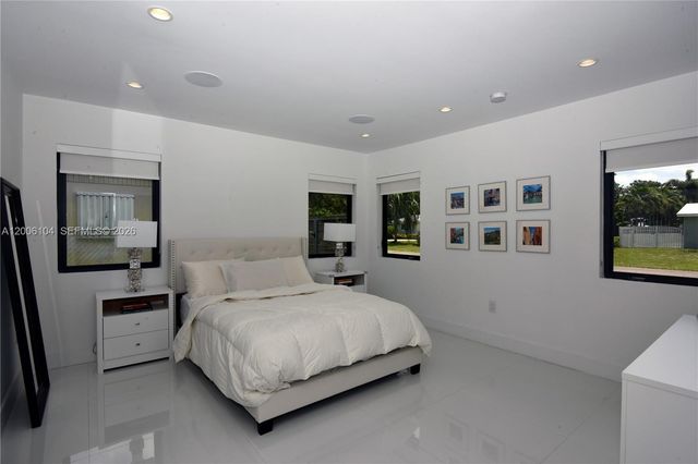 9281 SW 166th Ter, Palmetto Bay, FL 33157