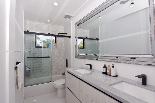 9281 SW 166th Ter, Palmetto Bay, FL 33157