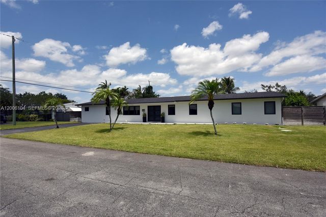9281 SW 166th Ter, Palmetto Bay, FL 33157