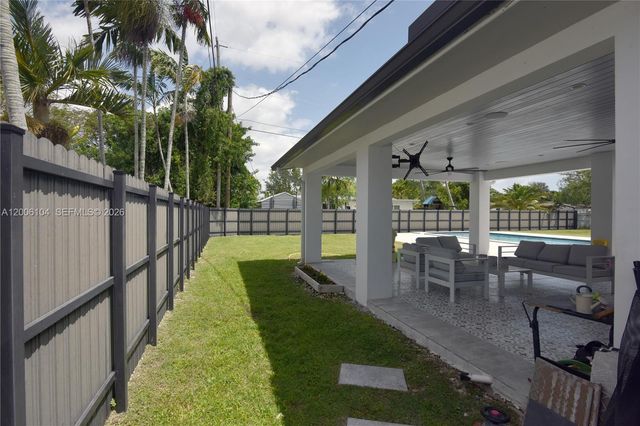 9281 SW 166th Ter, Palmetto Bay, FL 33157