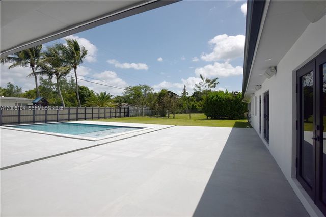 9281 SW 166th Ter, Palmetto Bay, FL 33157