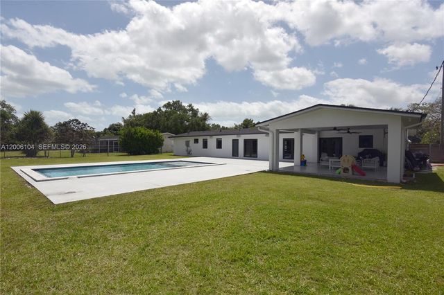 9281 SW 166th Ter, Palmetto Bay, FL 33157