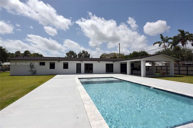 9281 SW 166th Ter, Palmetto Bay, FL 33157