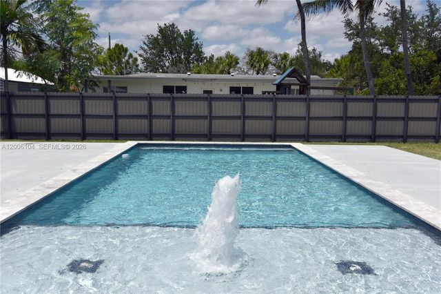 9281 SW 166th Ter, Palmetto Bay, FL 33157