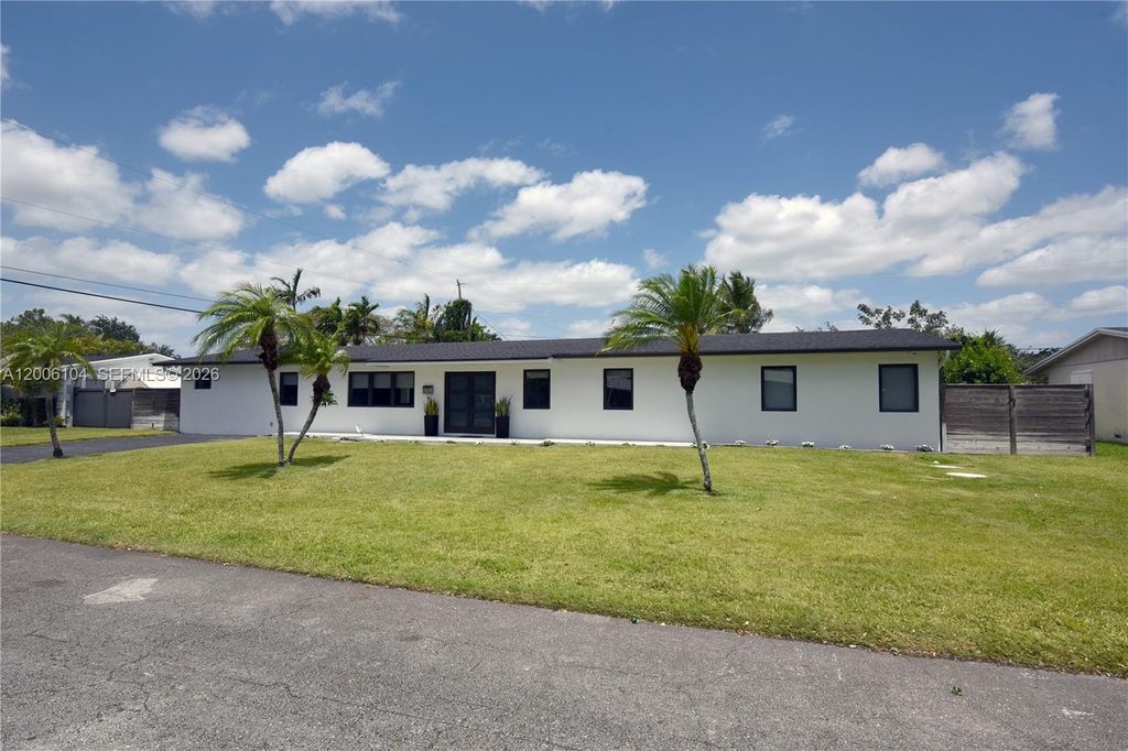 9281 SW 166th Ter, Palmetto Bay, FL 33157