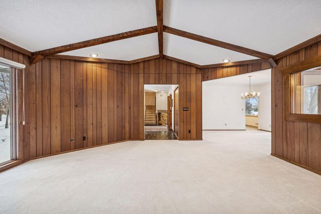 1835 Hunter Lane, Mendota Heights, MN 55118