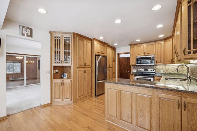 1835 Hunter Lane, Mendota Heights, MN 55118