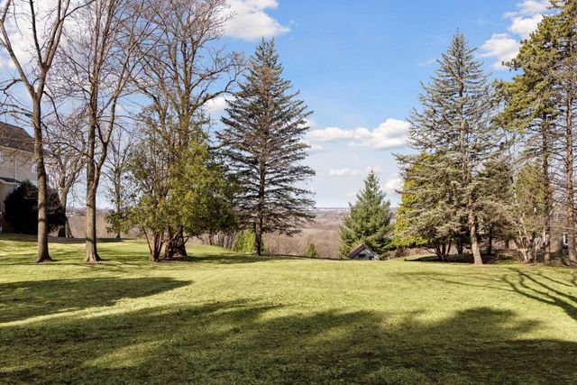 1835 Hunter Lane, Mendota Heights, MN 55118