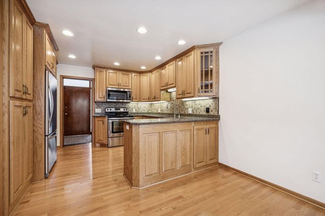 1835 Hunter Lane, Mendota Heights, MN 55118