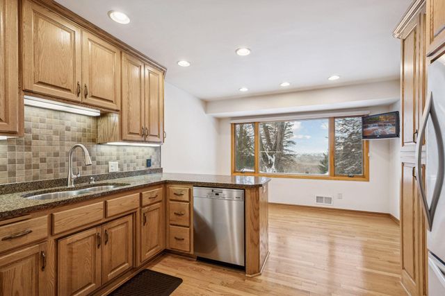 1835 Hunter Lane, Mendota Heights, MN 55118