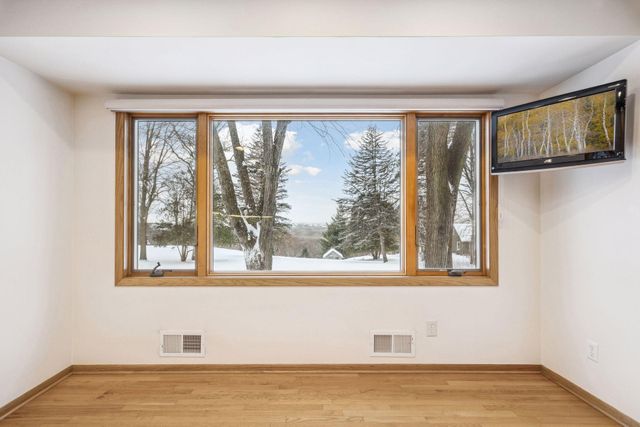 1835 Hunter Lane, Mendota Heights, MN 55118